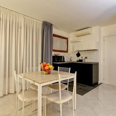 Fermata San Pietro - Appartamento Con Parcheggio Рим Экстерьер фото